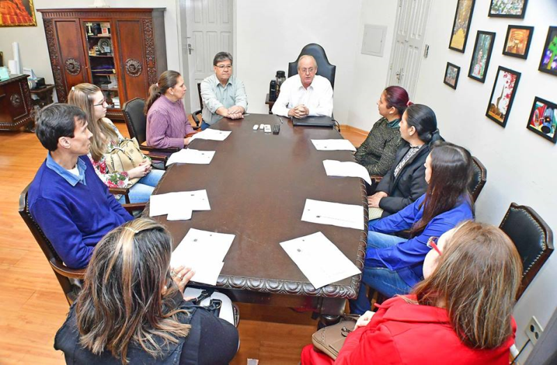 Novos contratos temporários são assinados