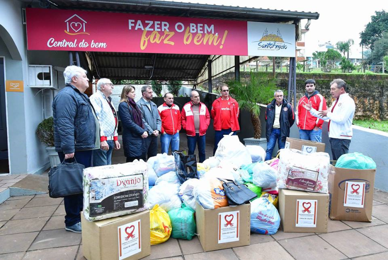 ASCOSA realiza entrega de doações para a Campanha do Agasalho