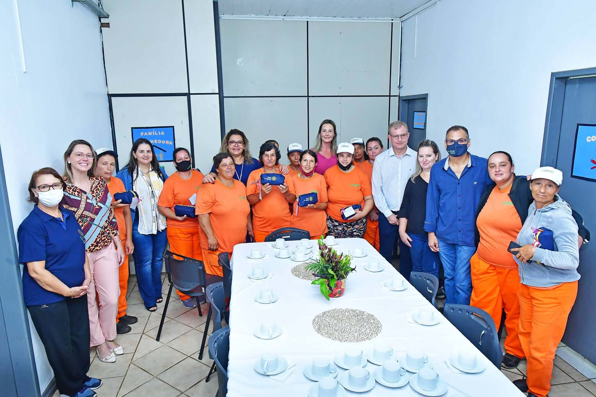 Trabalhadoras da limpeza urbana são homenageadas