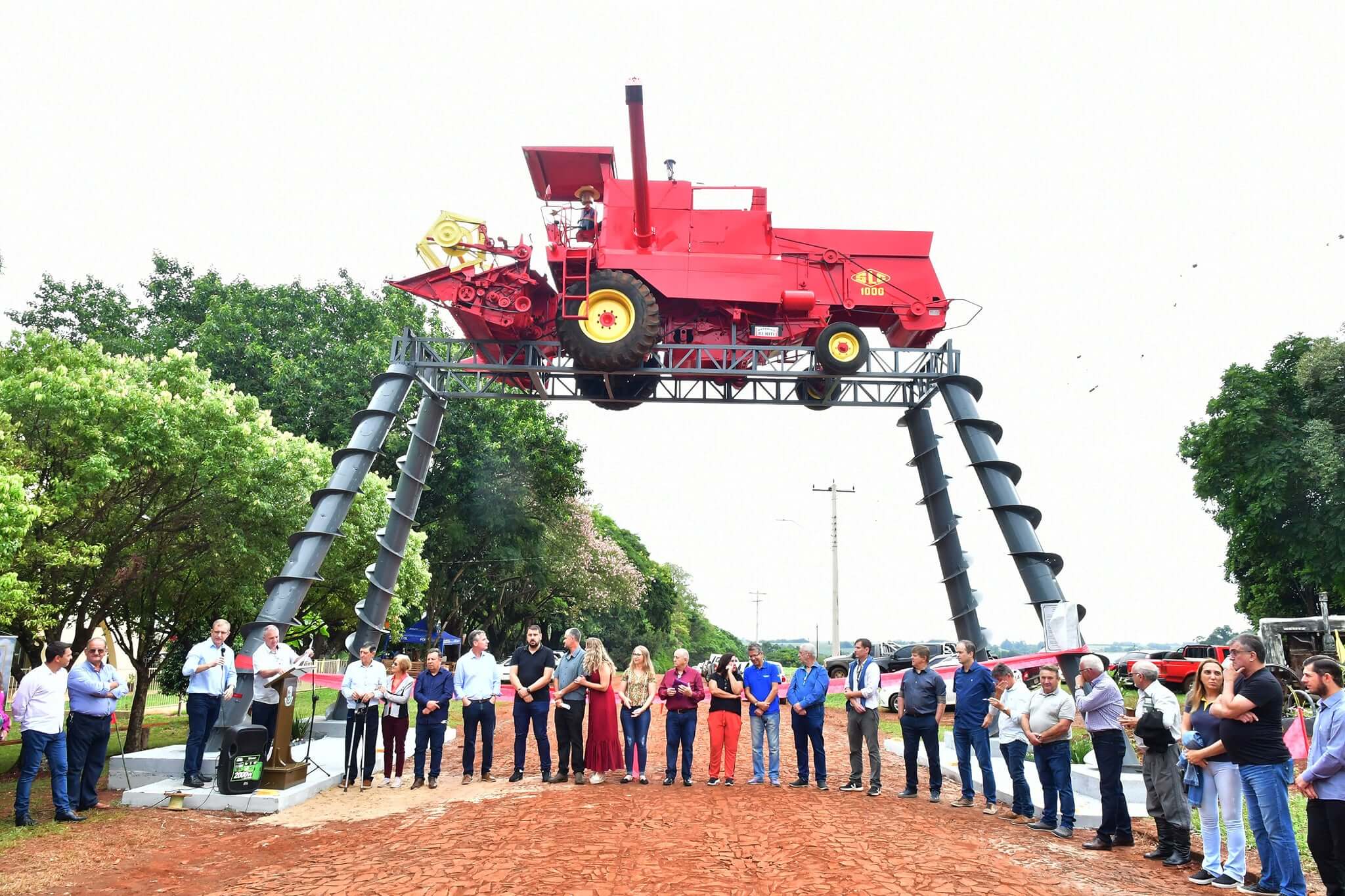 Comunidade do Distrito do Sossego inaugura pórtico em homenagem aos agricultores