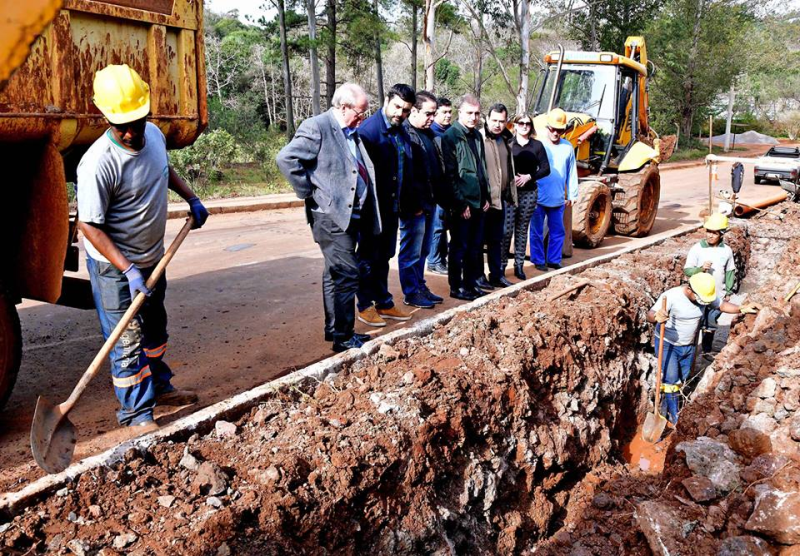 Obras da rede de esgoto chegam a 10 quilômetros de extensão