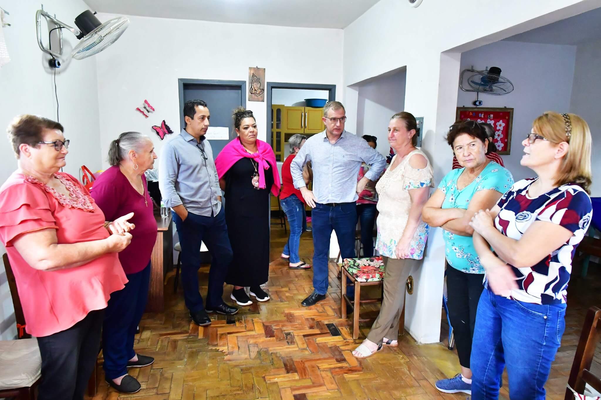 Prefeito visita Clube de Mães e encaminha pleitos