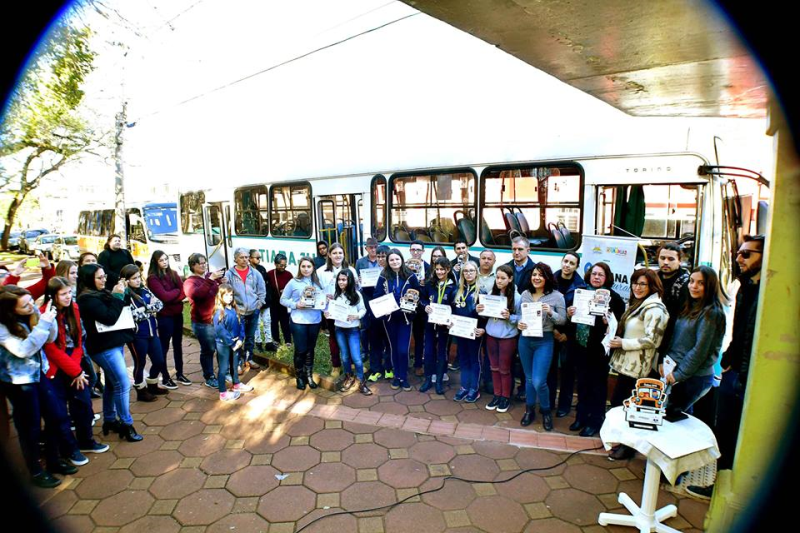 Premiados os classificados do Concurso Poema nos Ônibus