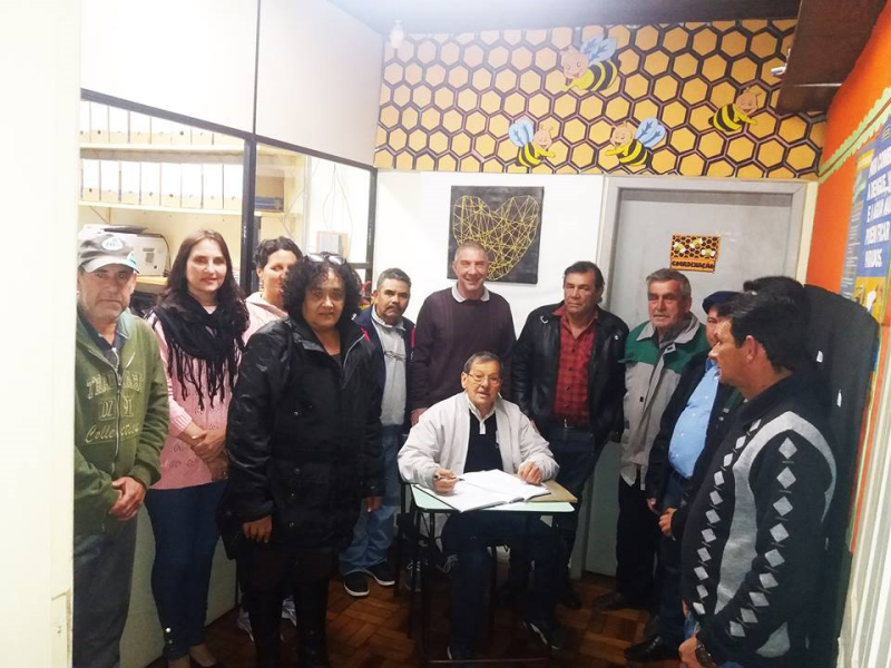 Governo Municipal empossa direção do Bairro Colmeia