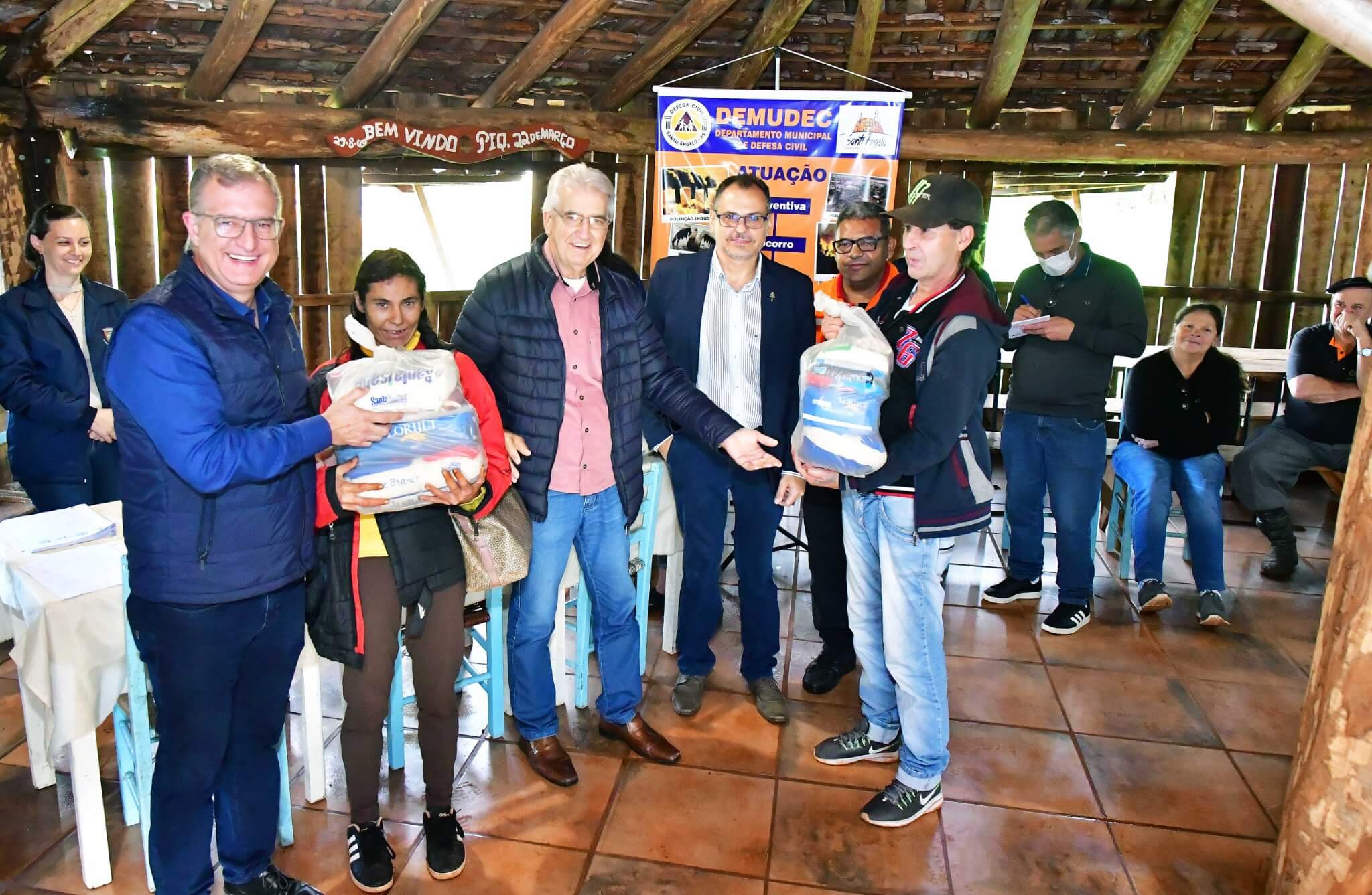 Cestas básicas para atingidos pela estiagem começam a ser repassadas