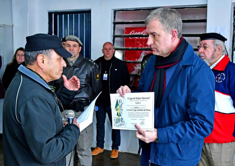 Executivo participa da chegada da Chama Simbólica