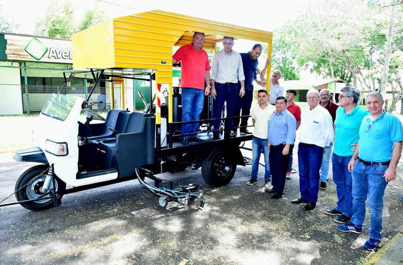 Município investe em maquinário para sinalização viária