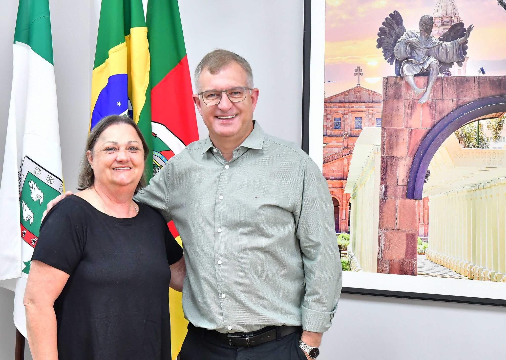 Servidora se aposenta após 42 anos de Prefeitura