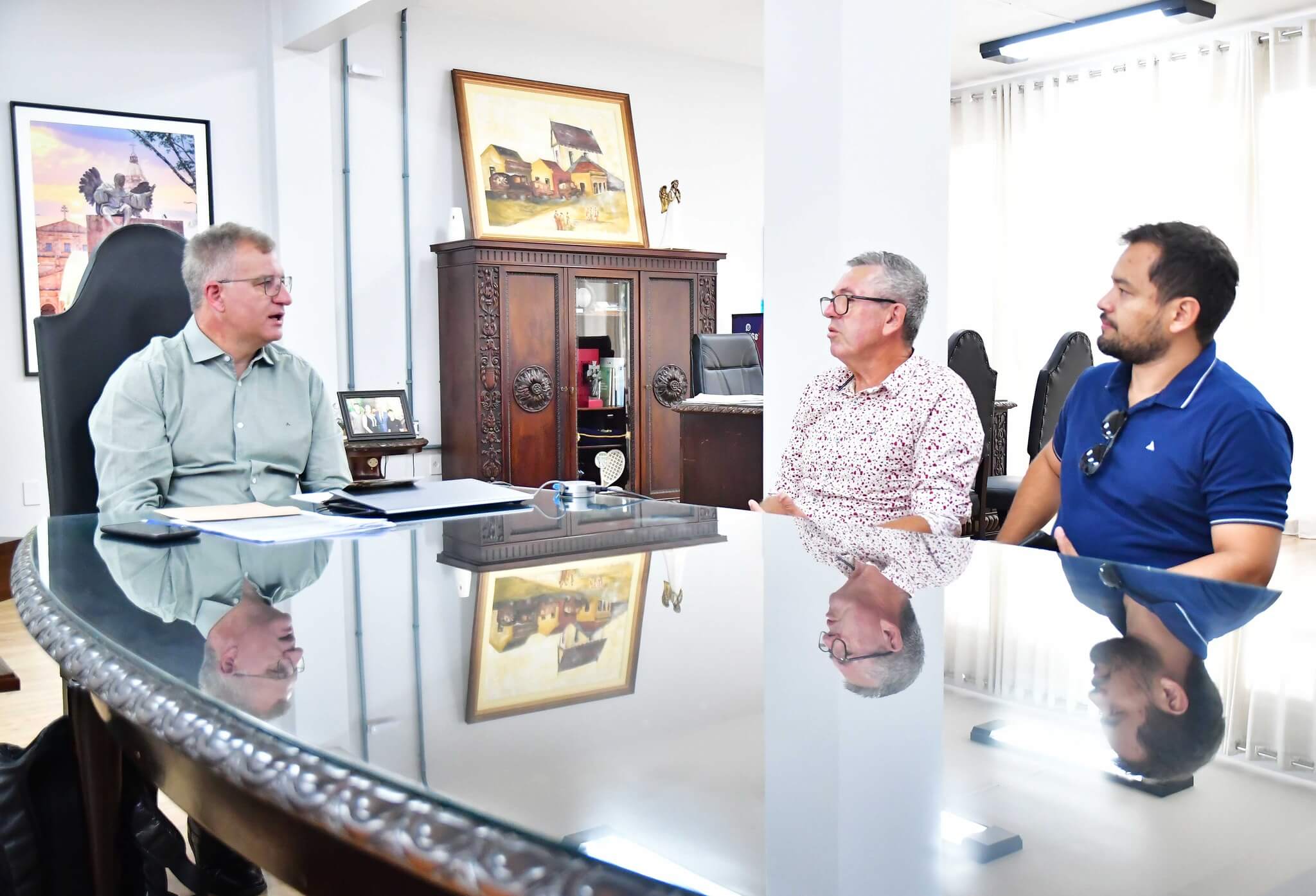 Direção da Adhonep convida prefeito para jantar-palestra