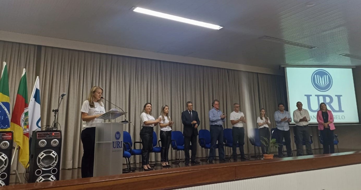 Secretário Valdemir Roepke e a sua equipe da SMED participam do 1° Encontro Regional de Justiça Restaurativa