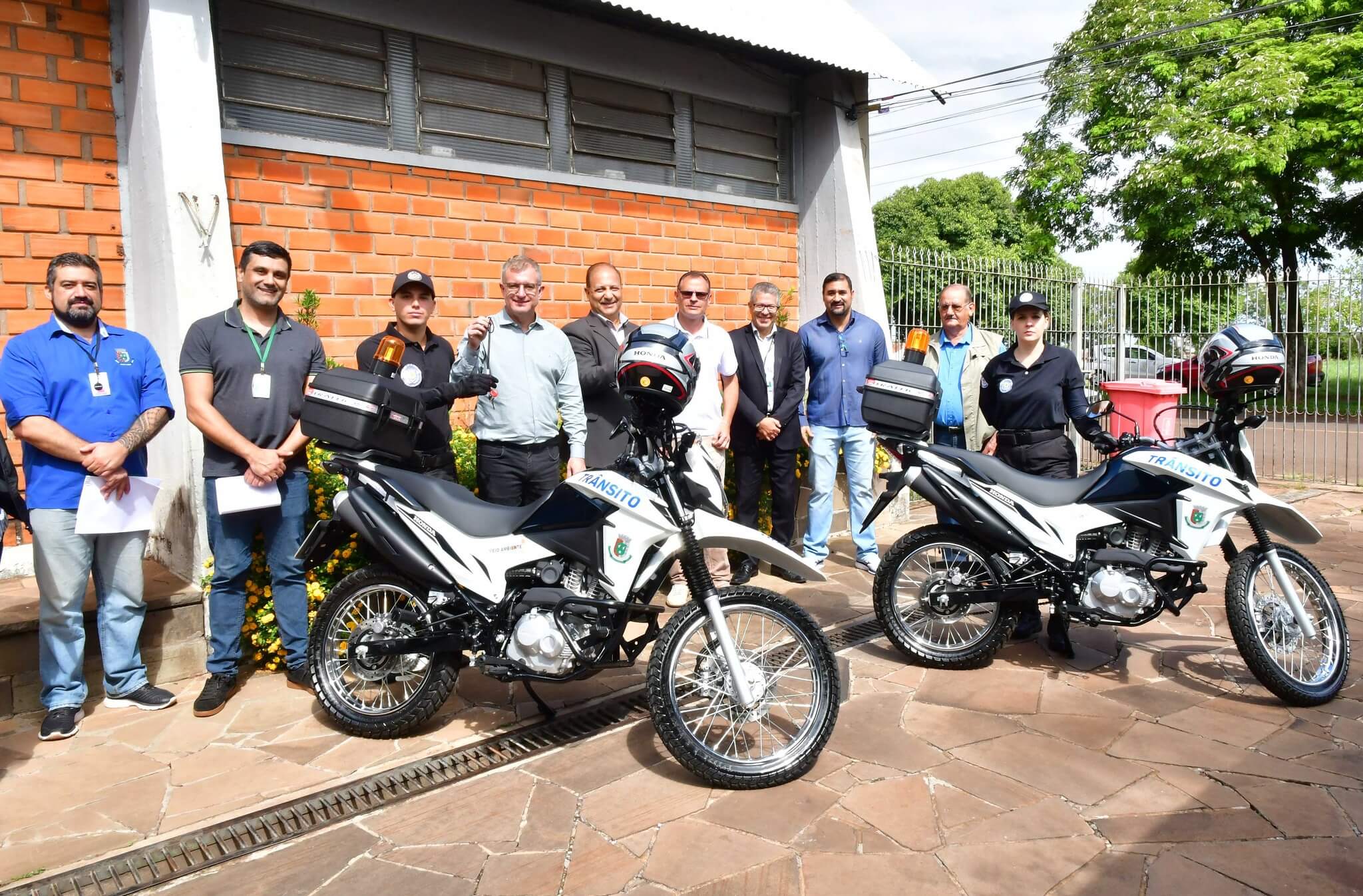 Mobilidade Urbana recebe duas motocicletas