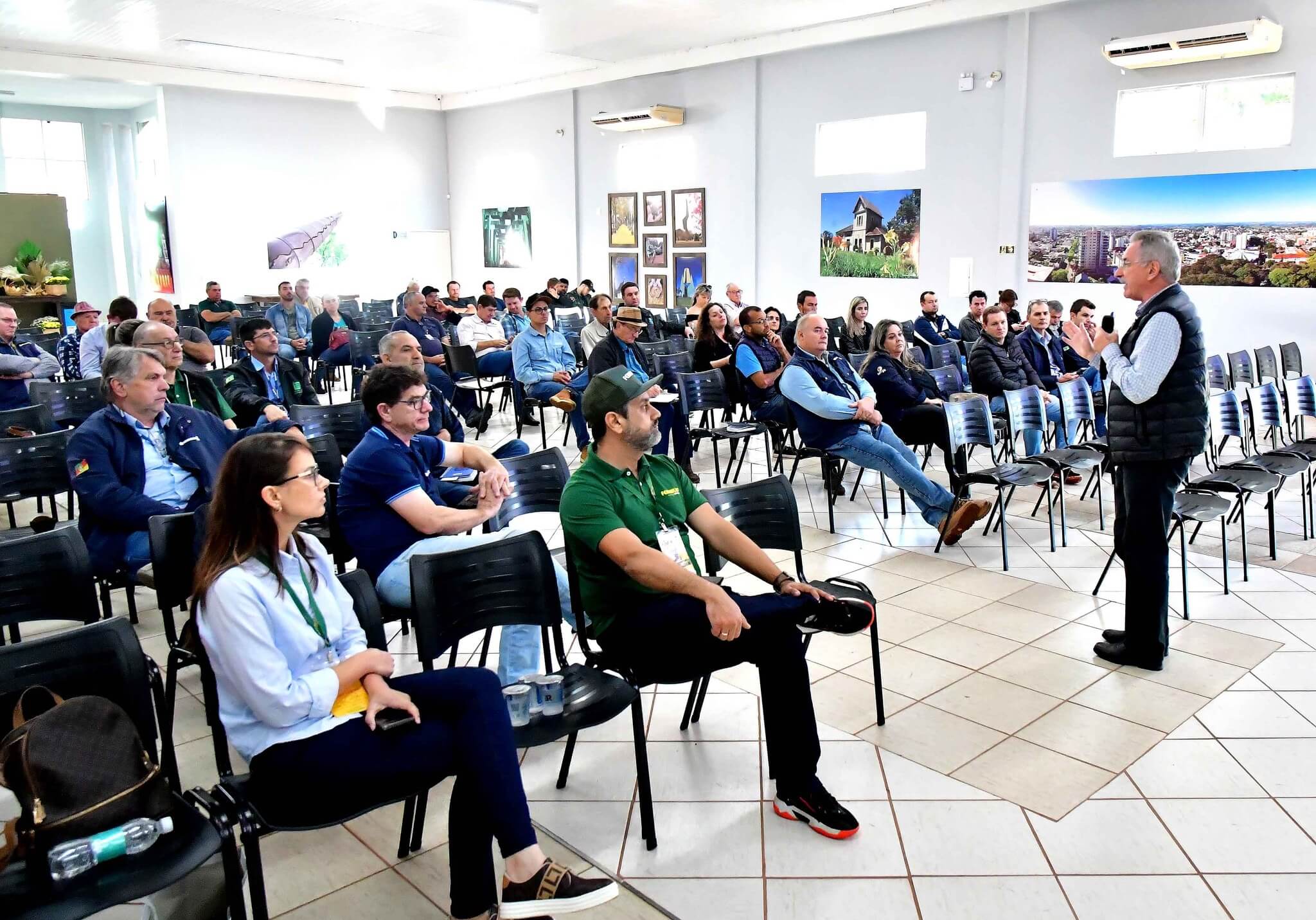 Solos e Irrigação são temas de reunião técnica na Fenamilho
