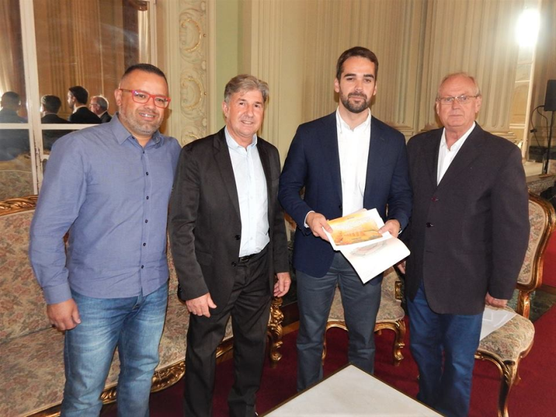 Governador não descarta participação na abertura da colheita do milho