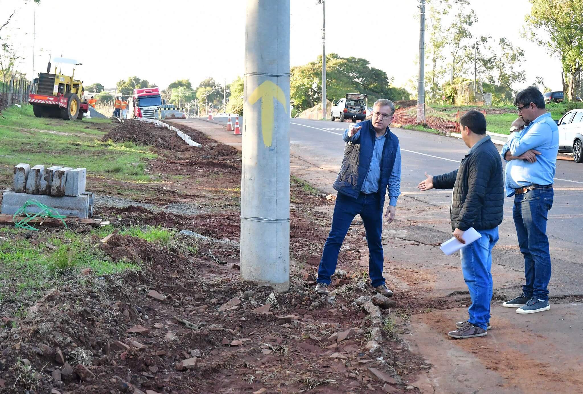 Iniciam obras de construção de calçadas no Bairro Haller