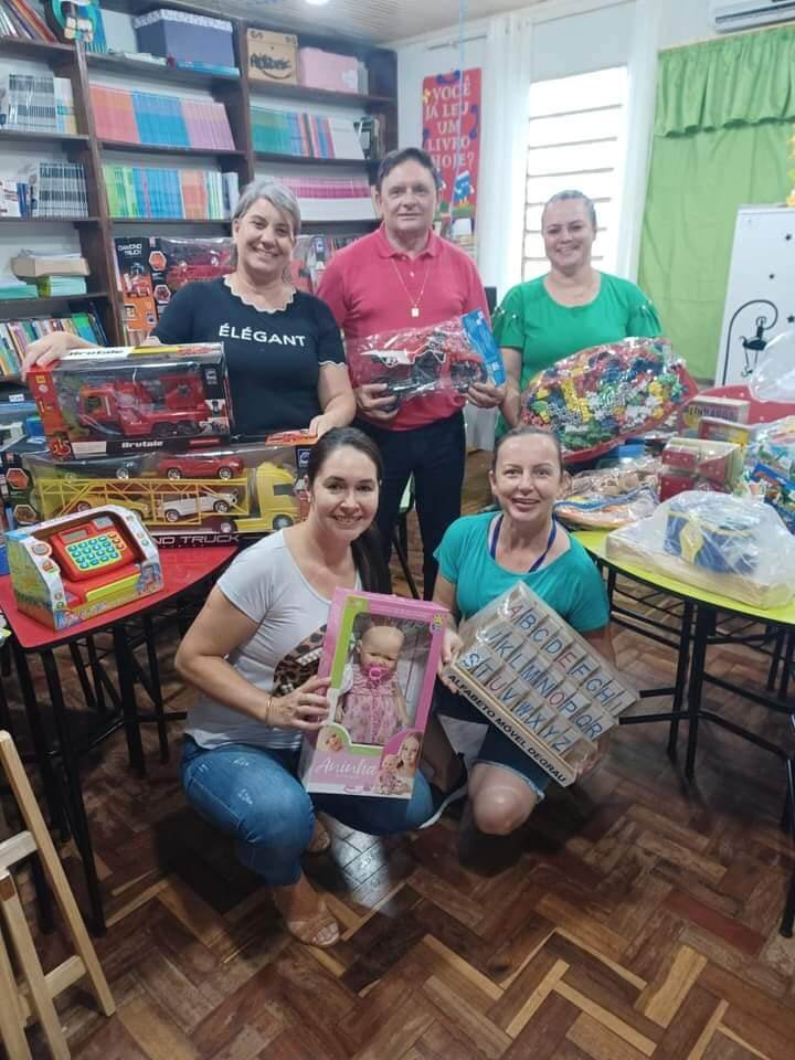 EDUCAÇÃO INVESTE EM MATERIAL PEDAGÓGICO 