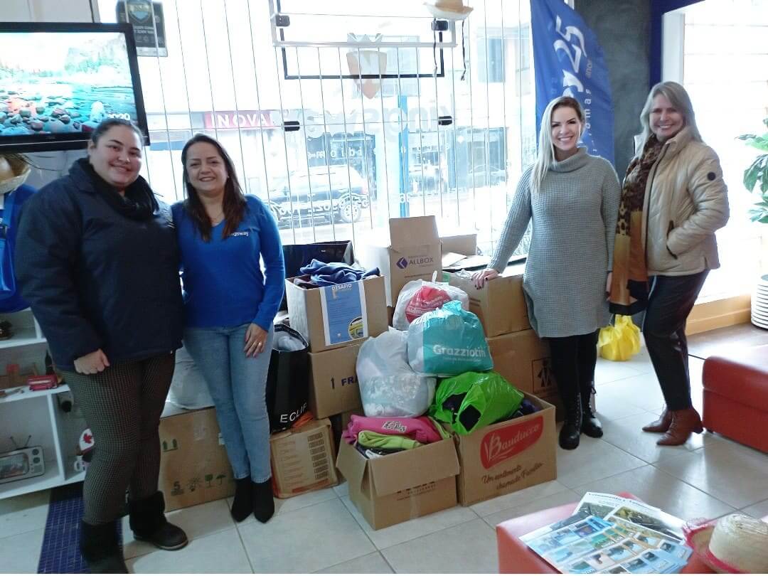 Kingsway realiza campanha interna e arrecada agasalhos