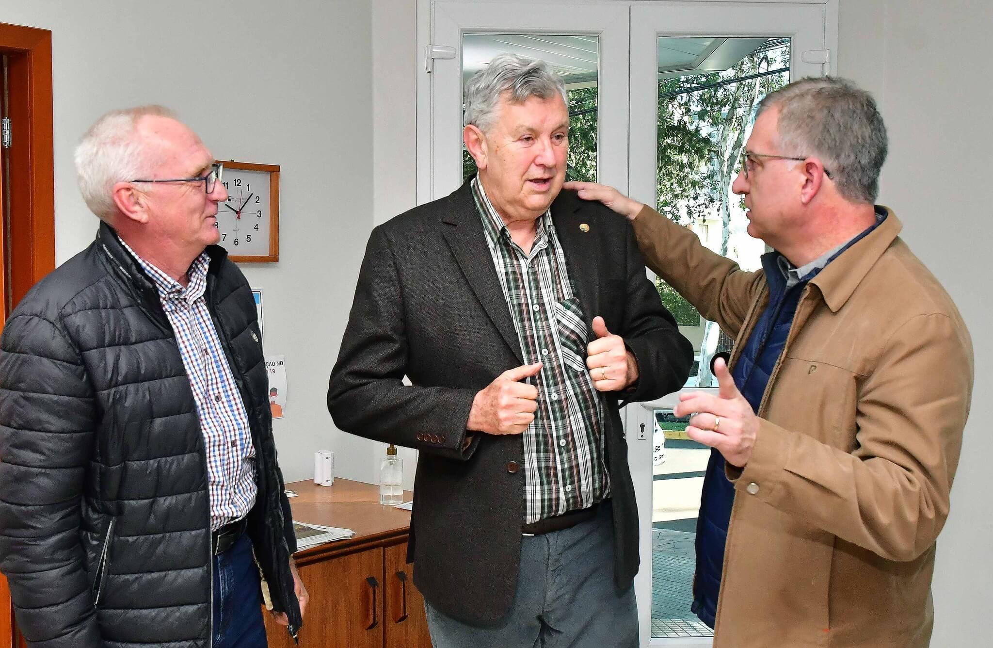 Prefeito trata com senador Heinze sobre programa de preservação das nascentes