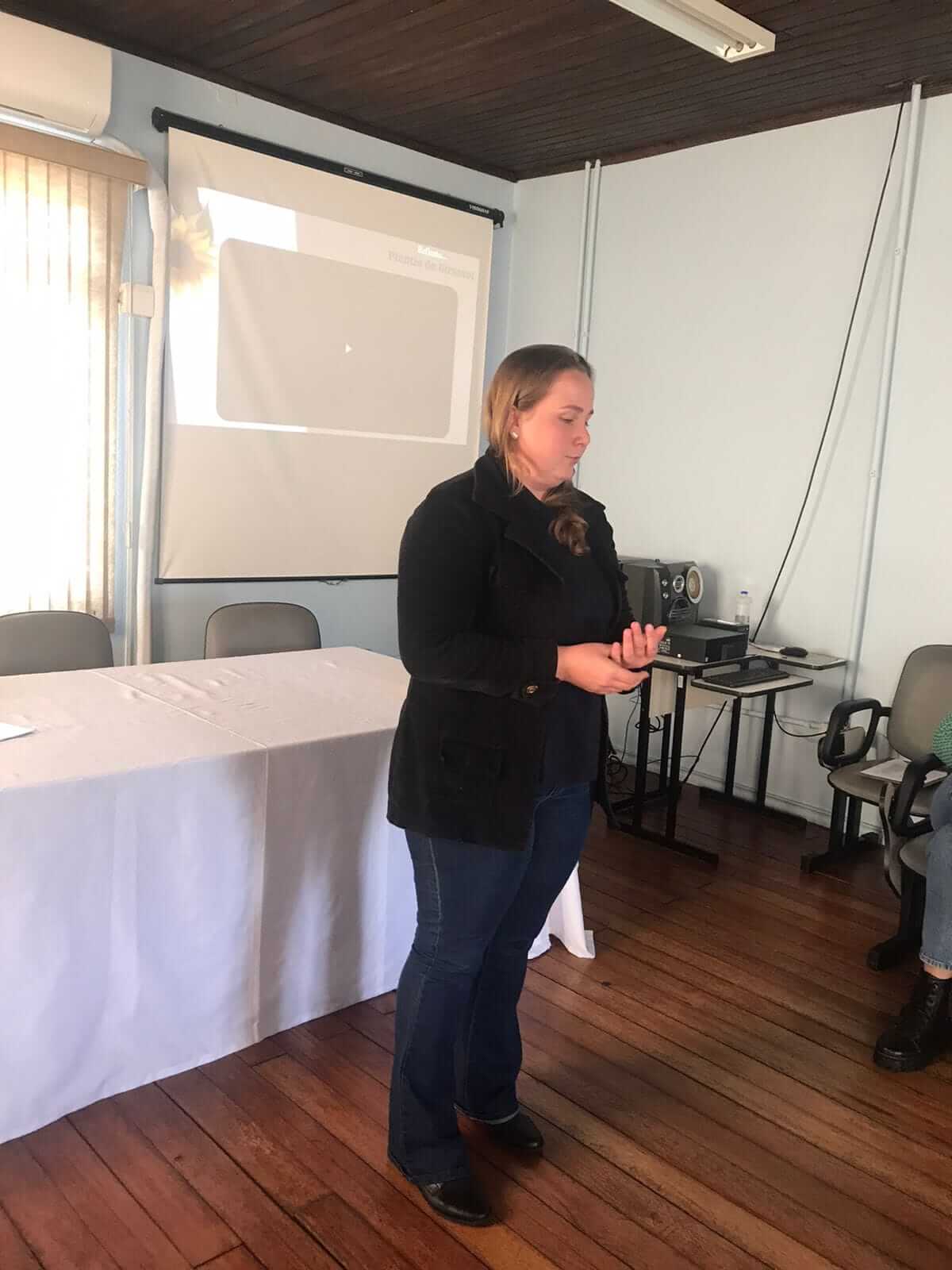 ESCOLA GILDO CASTELARIN APRESENTA PRÁTICAS PEDAGÓGICAS 