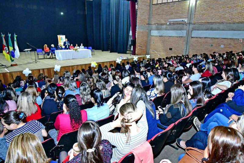 Ano letivo da rede municipal de ensino inicia amanhã