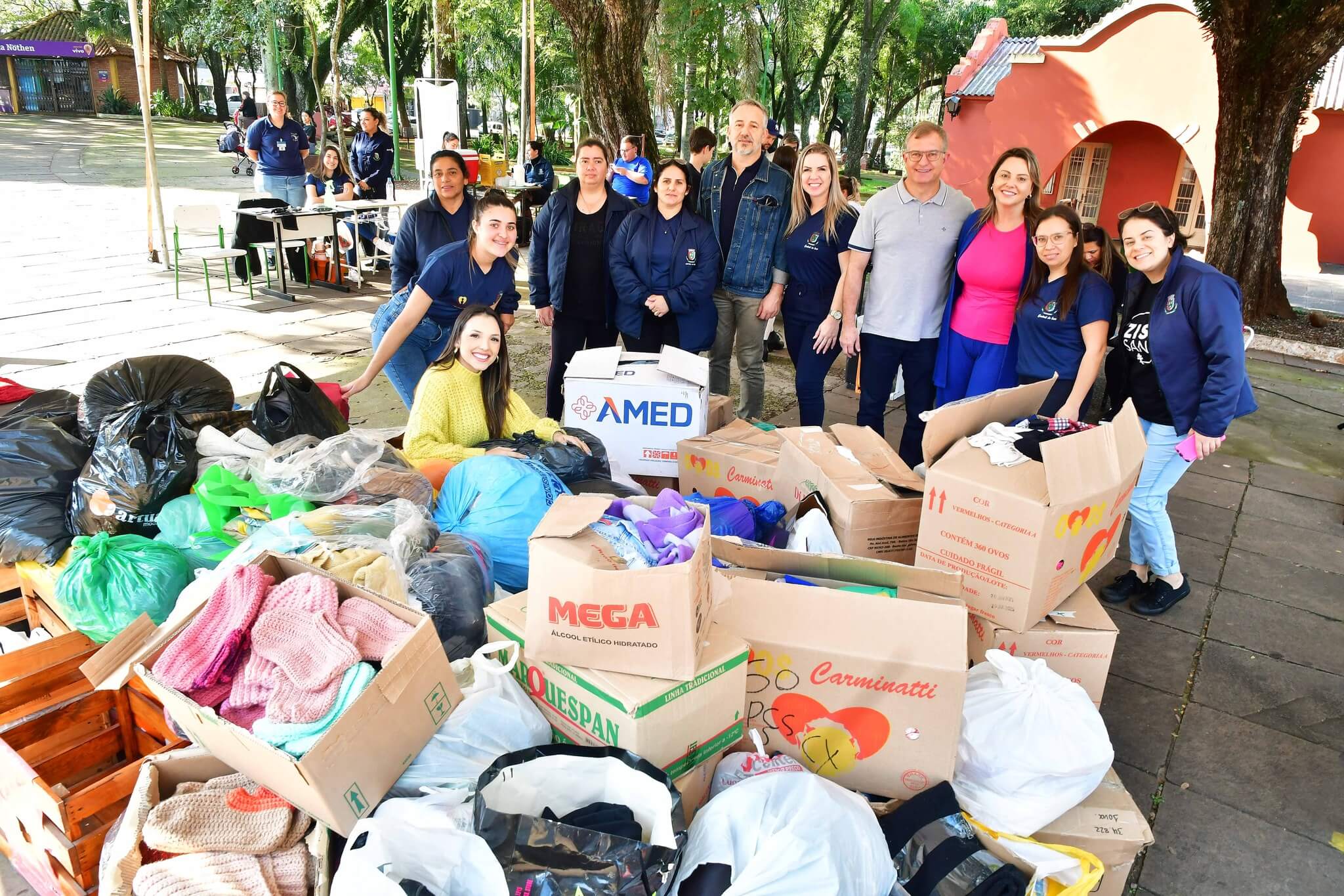 Drive Thru Solidário arrecada donativos para famílias em vulnerabilidade social