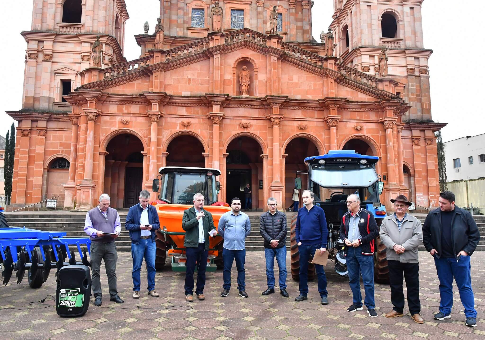 Associações de Produtores recebem equipamentos