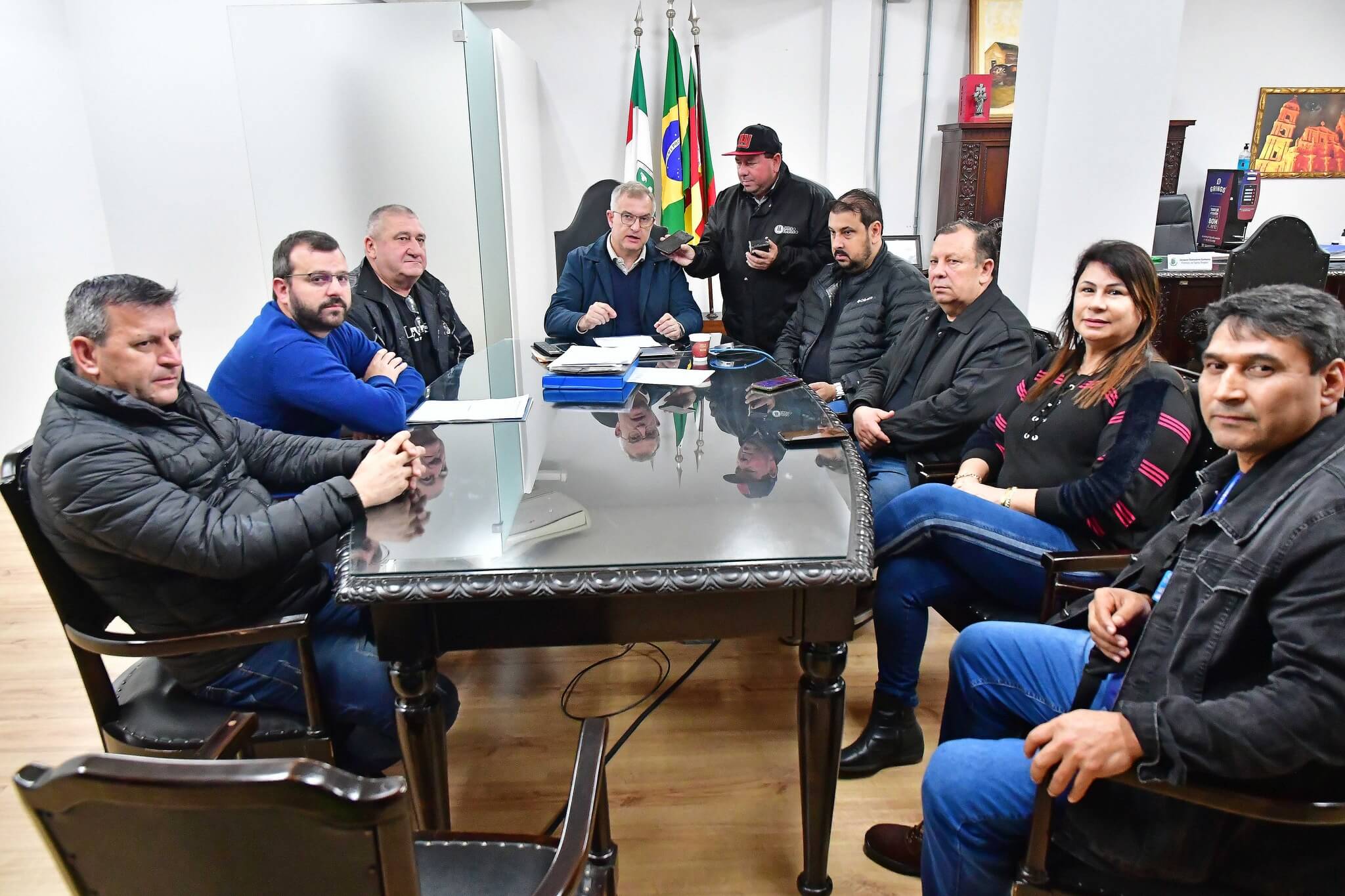 Prefeito anuncia reajuste de 5,79% aos servidores