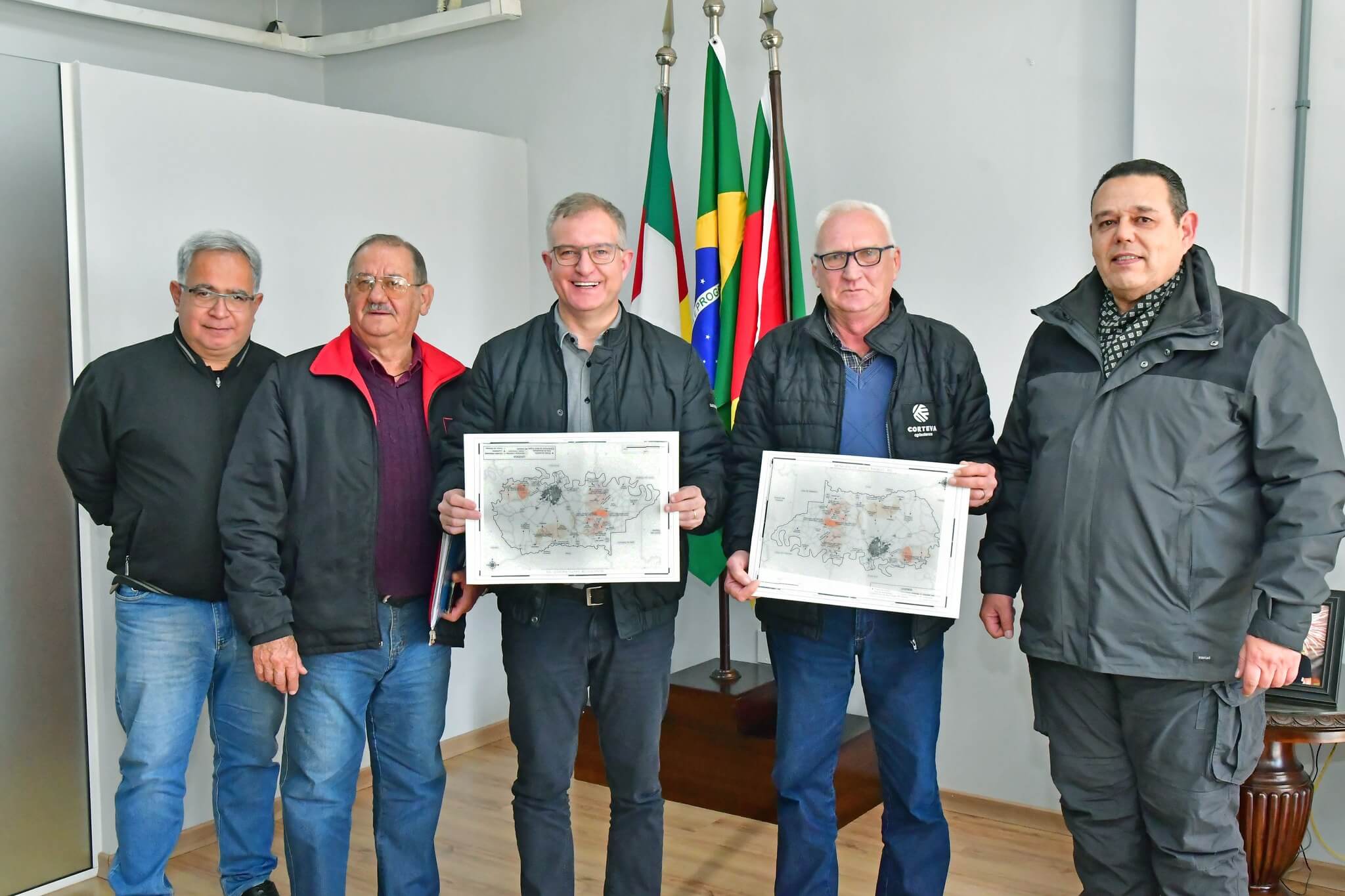 Reestruturação de estradas rurais vai atingir cem quilômetros