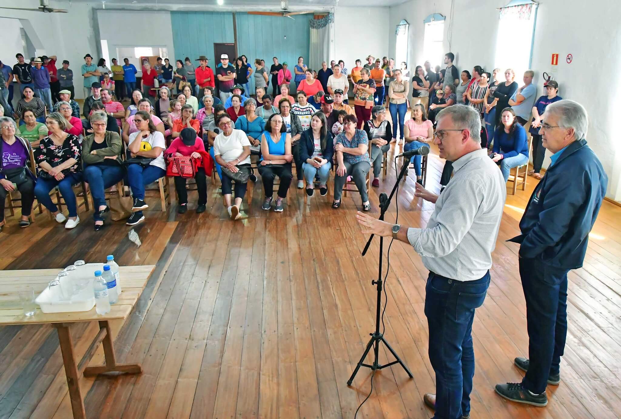 Desenvolvimento Social entrega 200 cestas básicas no Distrito de Buriti