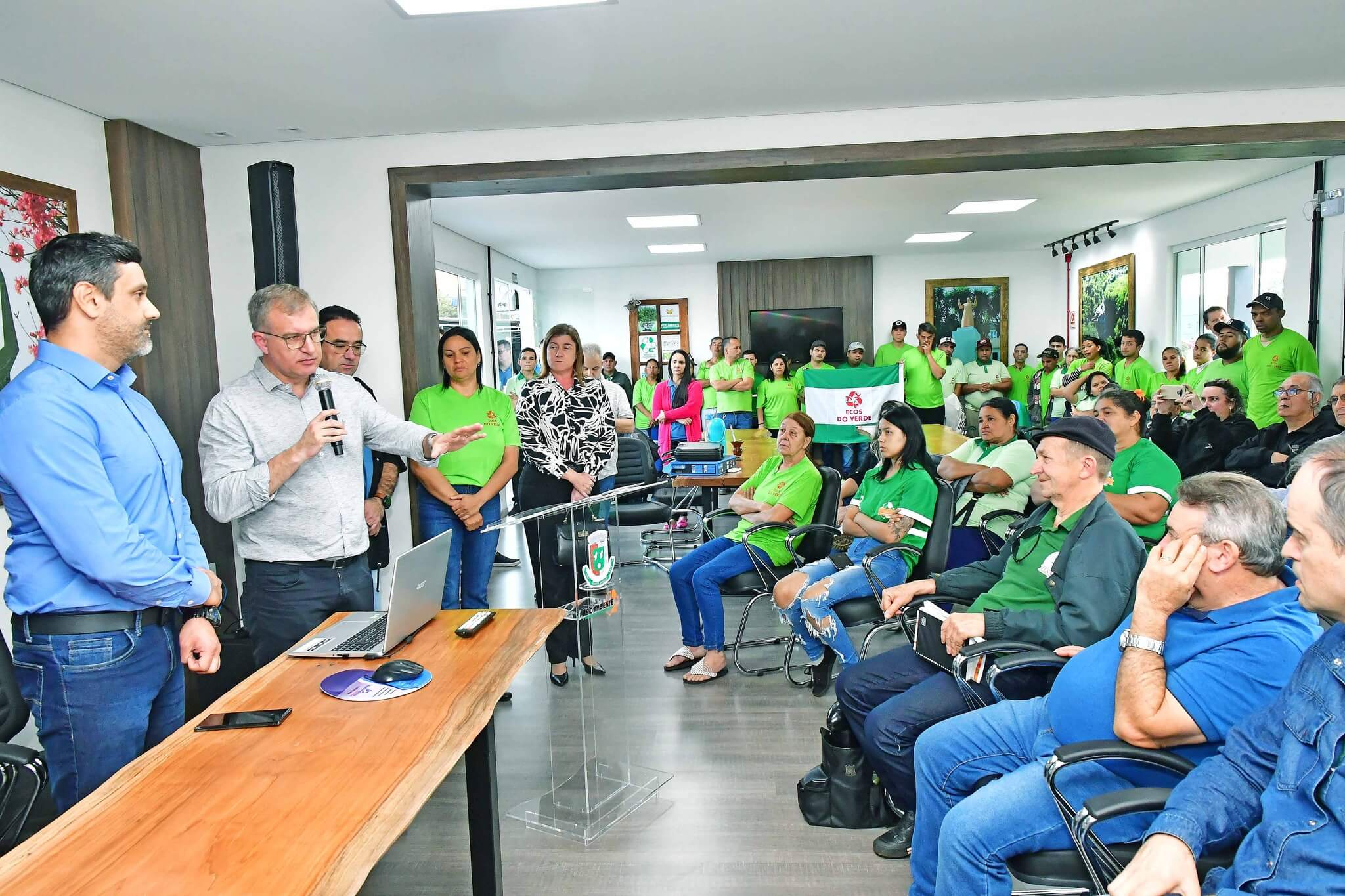 Cooperativa Ecos do Verde é contratada para serviço de triagem de resíduos secos
