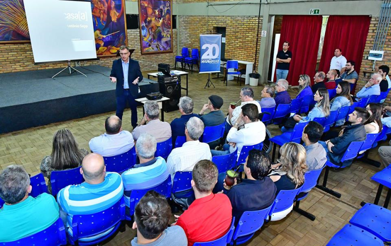 Projeto do Teatro Antônio Sepp é apresentado a empresários