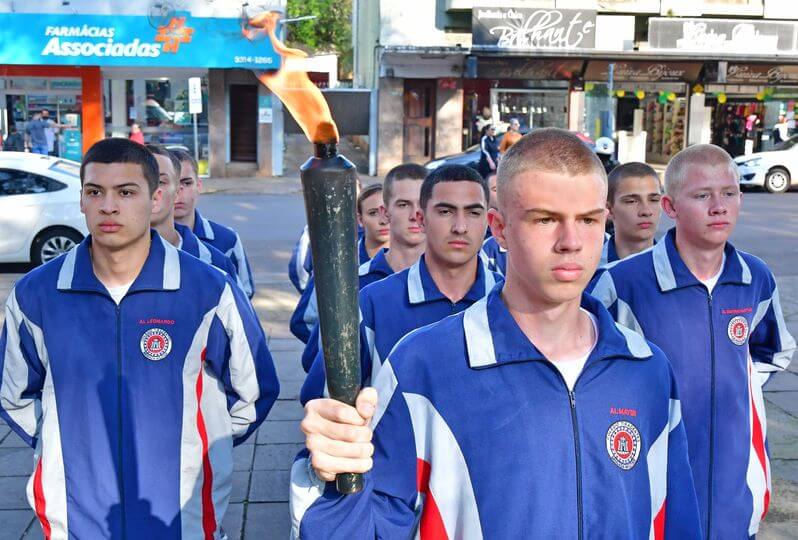 Chuva cancela abertura da Semana da Pátria