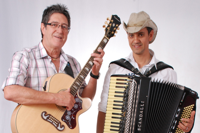 Dupla Oswaldir e Carlos Magrão apresenta-se nesta quarta-feira