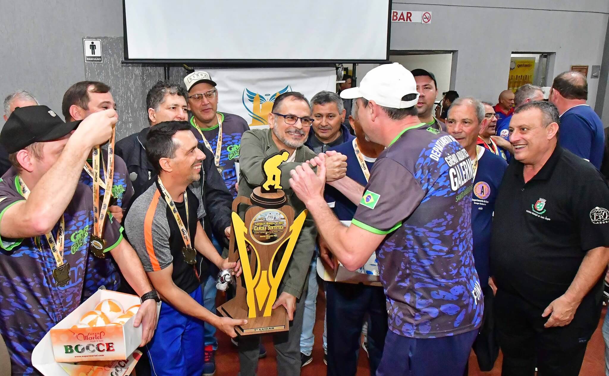 Galerno é campeão da bocha em cancha sintética