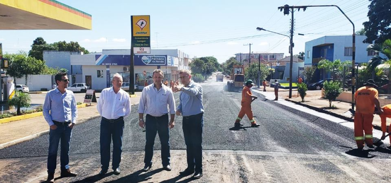 Mais um quilômetro de asfaltamento
