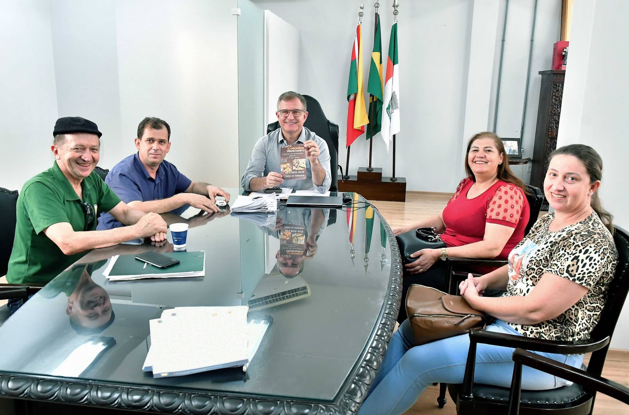 Prefeito recebe convite para comemoração dos seis anos do Café Colonial Missioneiro