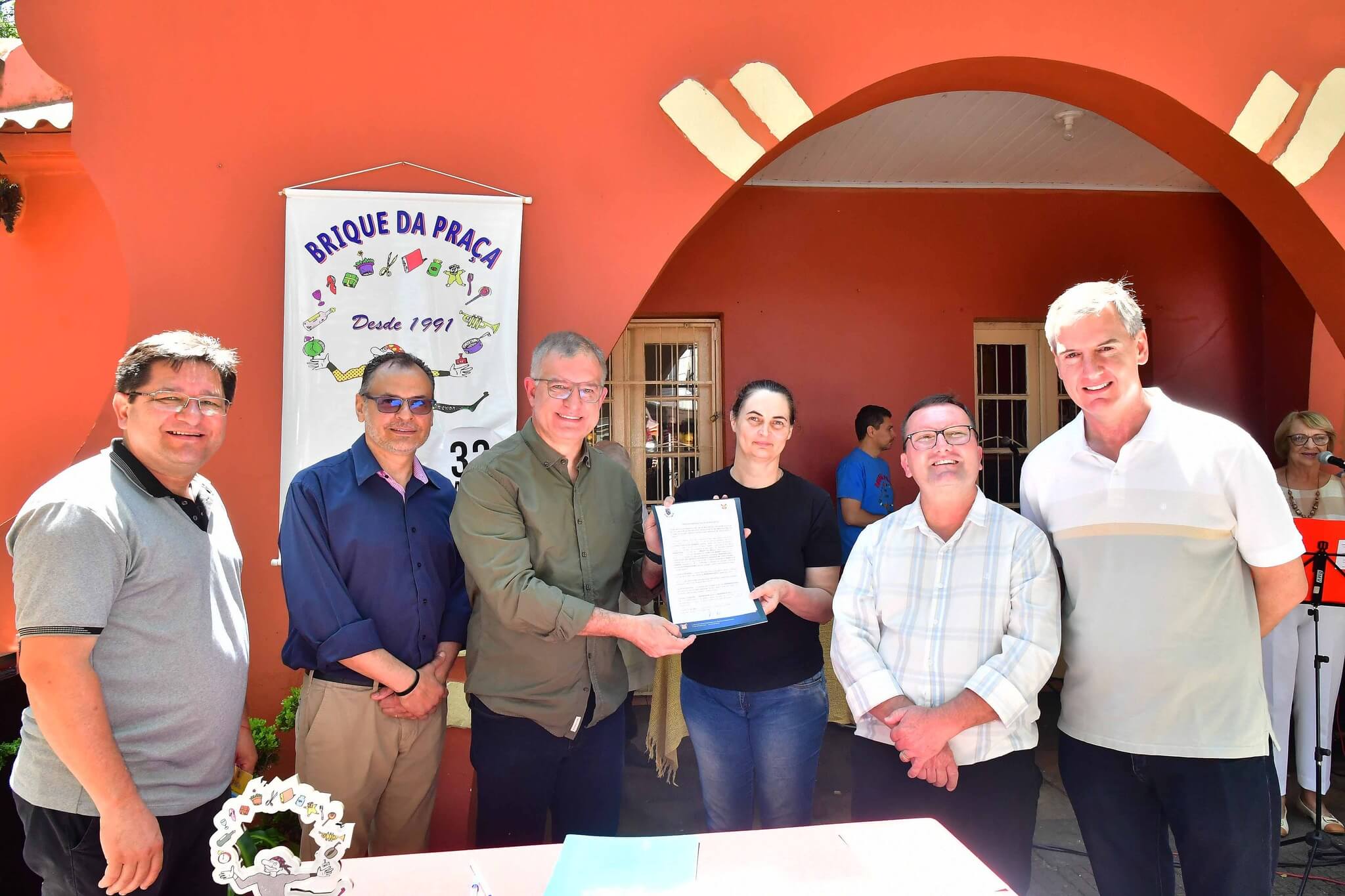 Governo Municipal repassa casa na Praça para valorização do artesanato local