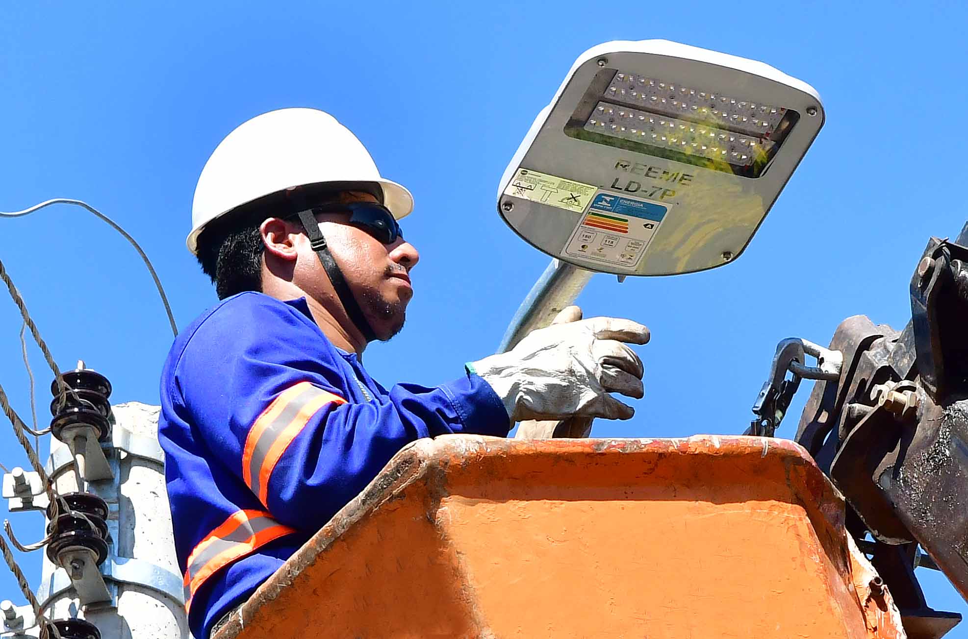 Modernização da iluminação deve encerrar ano com 90% do território