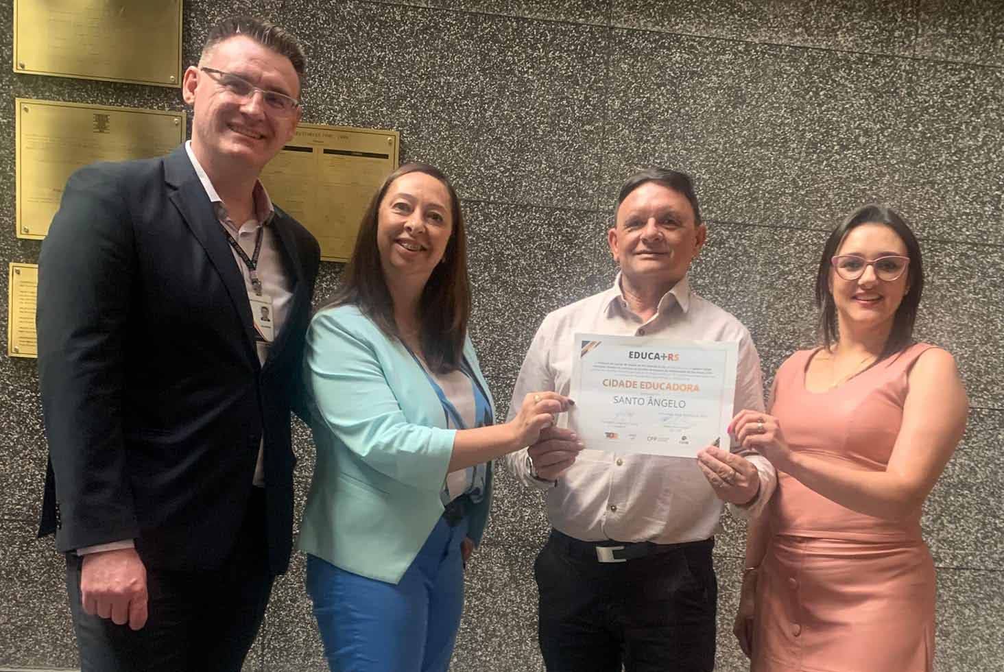 Santo Ângelo recebe certificação de Cidade Educadora