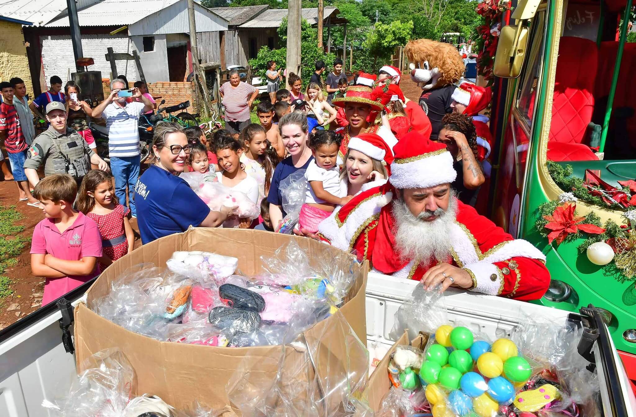 Central do Bem distribui mais de 700 presentes nos bairros