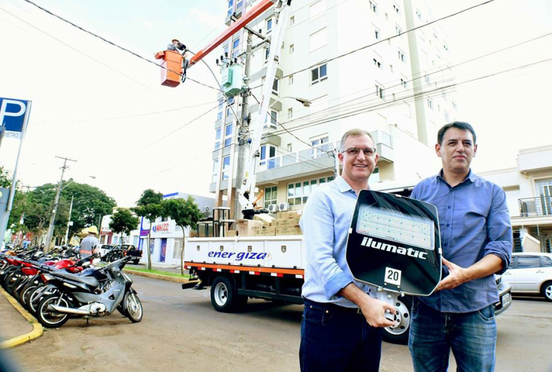 Obras de modernização da iluminação pública seguem a pleno
