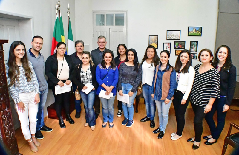 Aprovados no Concurso Público são empossados