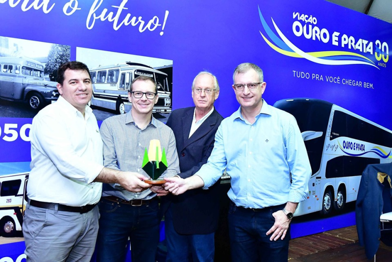 Viação Ouro e Prata recebe homenagem da FENAMILHO Internacional