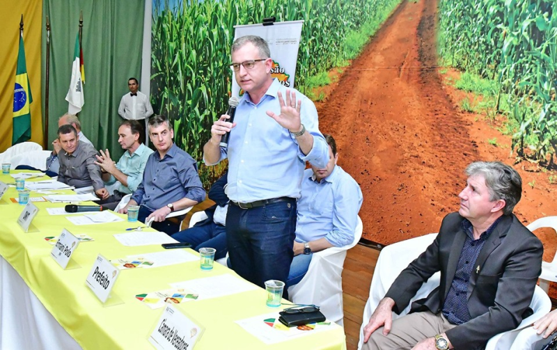 Prefeito Jacques cobra soluções para a situação das estradas da região