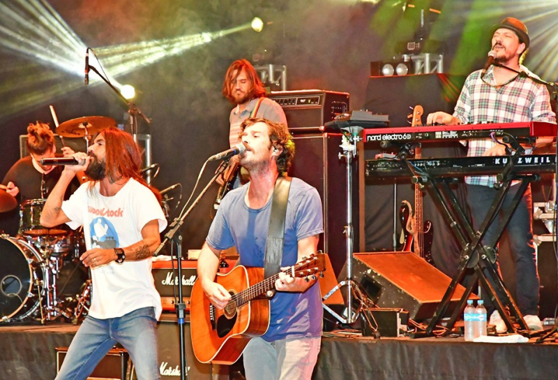 Armandinho contagia a multidão que lotou o anfiteatro na FENAMILHO