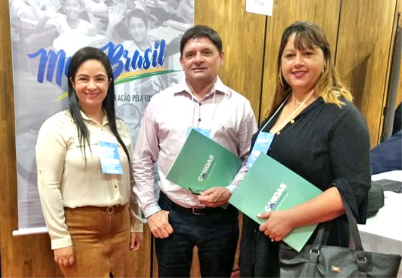 Secretaria de Educação participa de formação em Canoas