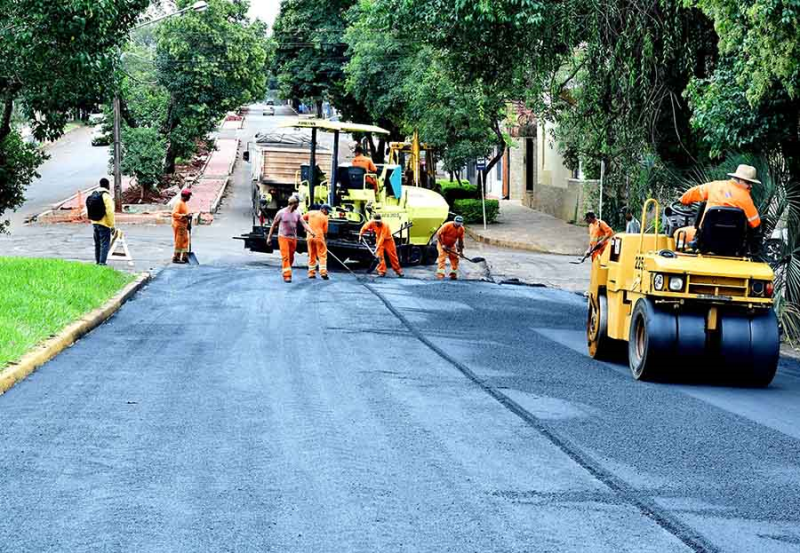 Governo Municipal autoriza início do asfaltamento de 30 quadras