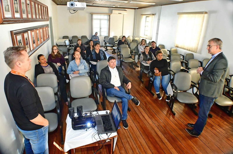 Projeto de Educação Empreendedora iniciará em quatro escolas municipais