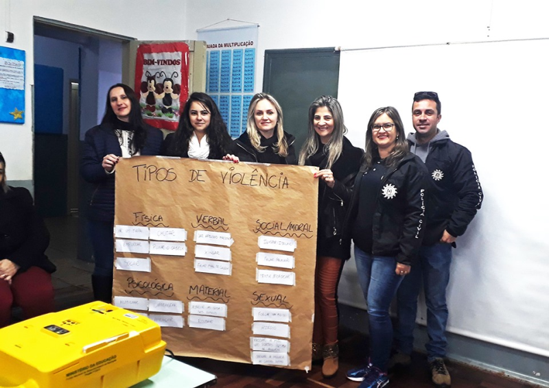 Coordenadoria Municipal da Mulher aborda Violência Doméstica nas escolas