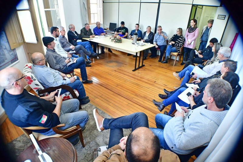 Bairro Subuski e parte do Oliveira receberam ações da Prefeitura