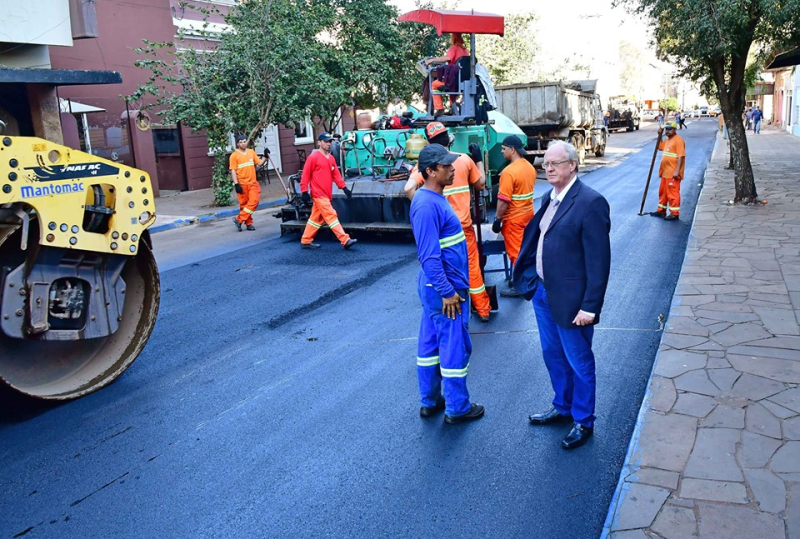 Obras de asfalto iniciadas nesta quinta-feira somam 1,6 quilômetro